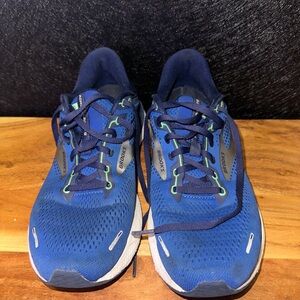 Brooks Men’s Athletic Shoes in Navy Blue with Green Accents